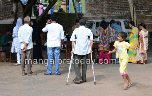 Lok Sabha polling underway in mangalore